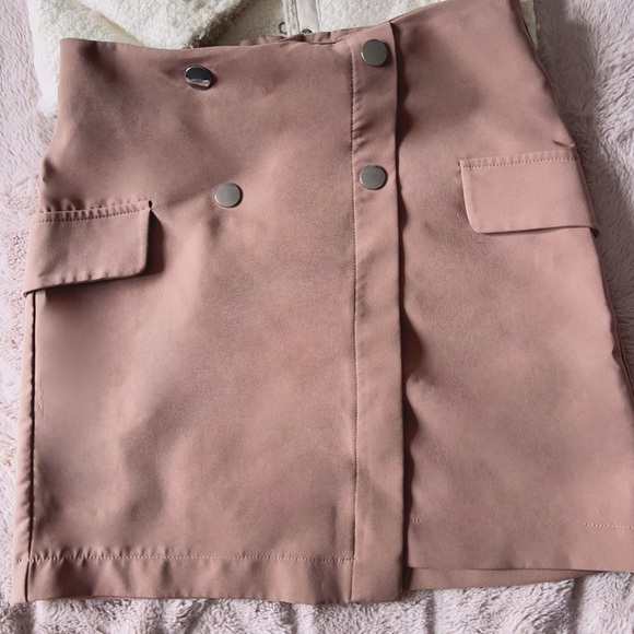 DYNAMITE Women's Skirt - Picture 1 of 3